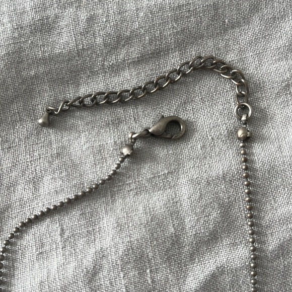 Tortoise shell flower necklace with lobster claw closure - Picture 3 of 7